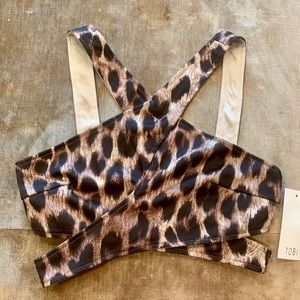 Tobi Criss across Top Leopard